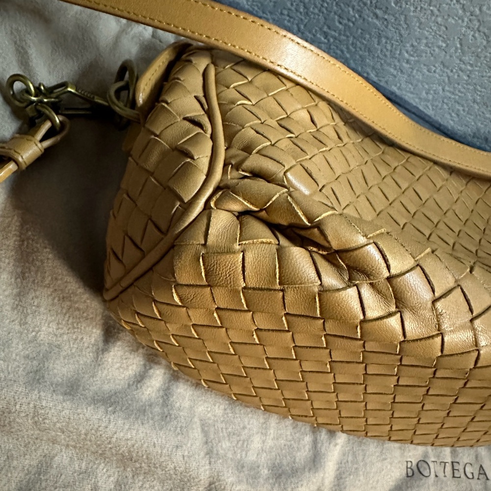 Bottega Veneta intercciato crossbody bag - Picture 7 of 16
